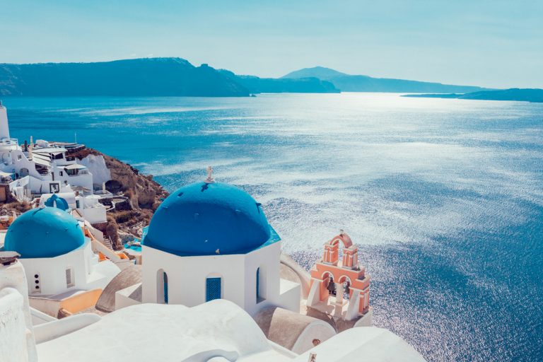 Travel deals to Greece – save money when booking