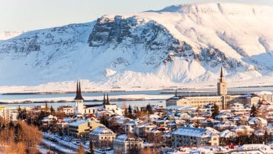 Blick auf Rejkjavik im Winter