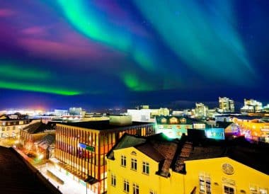 Nordlichter über Reykjavík