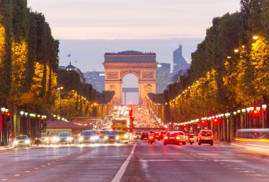 Sehenswürdigkeit Paris, Champ D'Elysees mit dem Triumpbogen