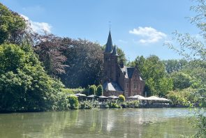 Minnewaterpark in Brügge im August 2024