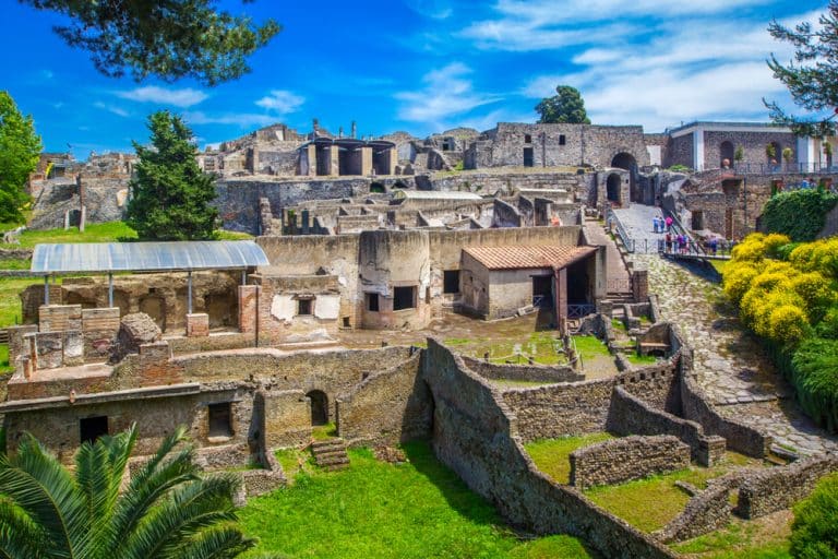 Pompeii: Antiquity is still alive here