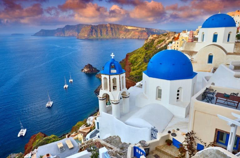 Santorini – A Greek fairy tale of deep blue and bright white