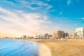 Strand von Phinikoudes, Larnaka