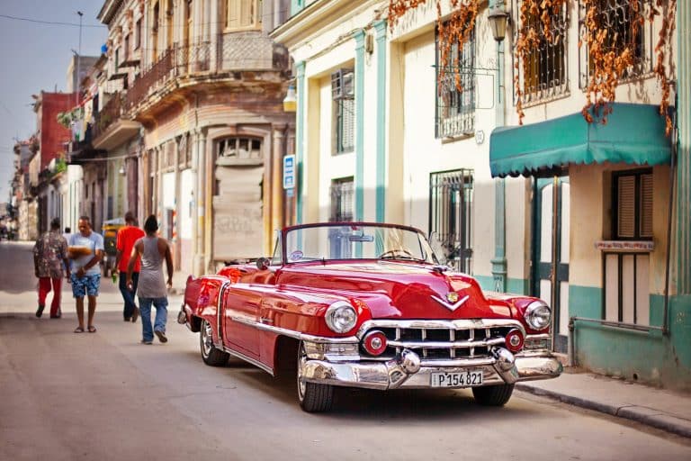 Individual classic car tours through Havana