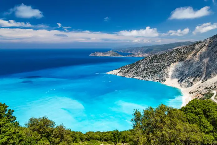 Der Strand Myrtos auf Kefalonia, Ionische Inseln