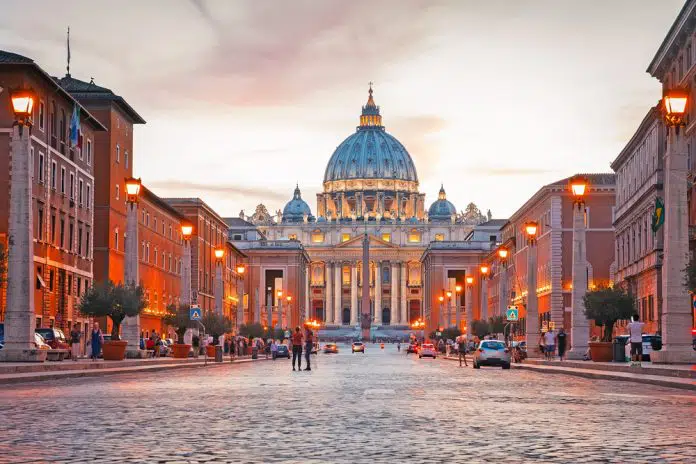 Vatikanstadt Petersdom