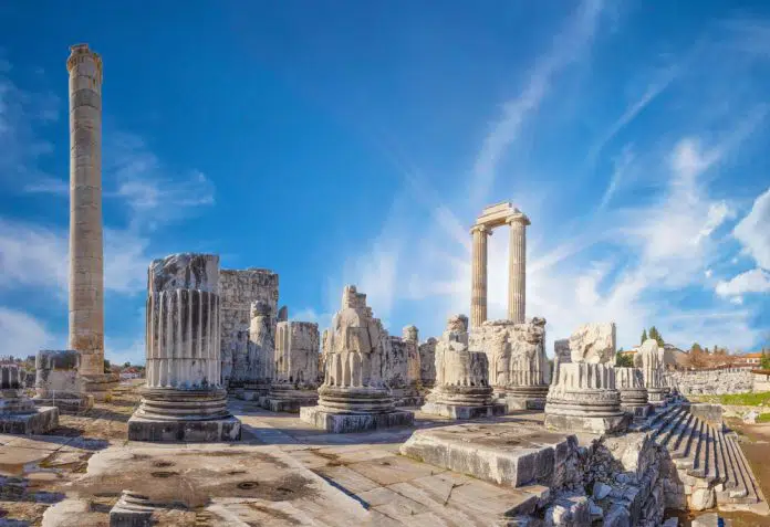 Alter Tempel von Apollo in der Stadt Didim