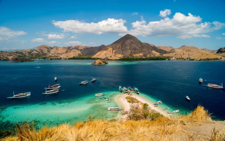 Fantastic nature experiences on the Indonesian “dragon island” Komodo