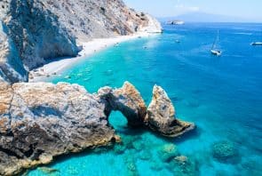 Blick auf den Strand von Lalaria in Skiathos