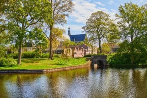 Blick auf die Kathedrale von Alkmaar, Bild: Ekaterina Pokrovsky / shutterstock