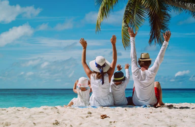 Family holidays: tips for a successful trip with the kids