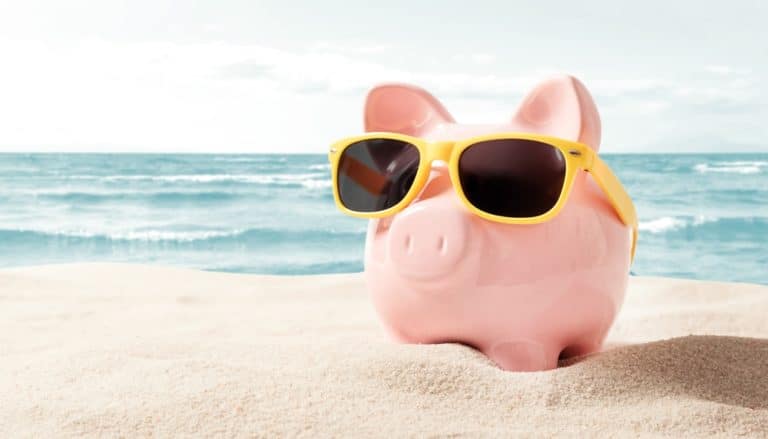 5 tips on how to save money while traveling