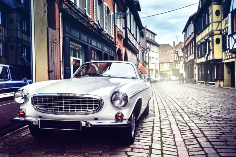 Classic car travel: What makes this trend?