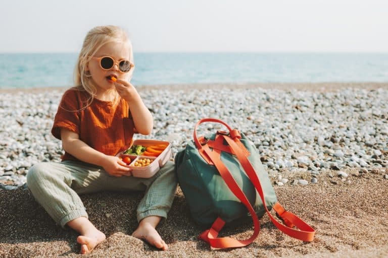 Healthy on the road with children: Nutrition when travelling