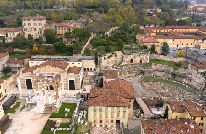 Luftaufnahme von Brixia, Archäologischer Park des römischen Brescia