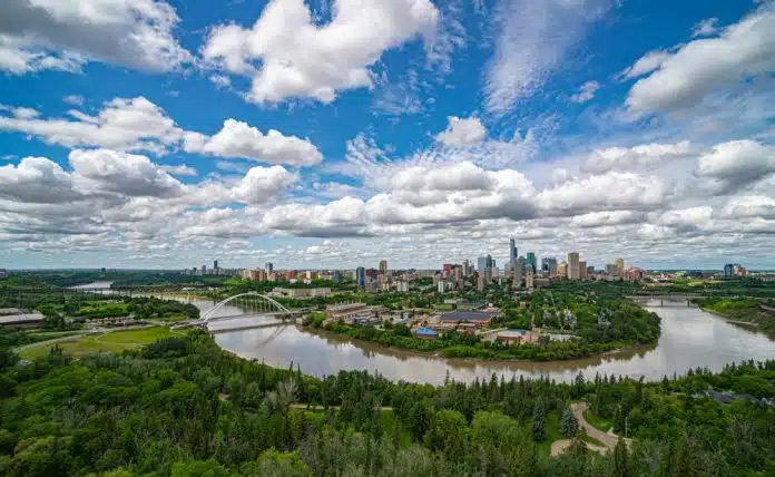 Panoramasicht auf die Innenstadt von Edmonton, Alberta, Kanada.