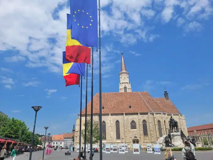 Die große Michaelskirche mitten im Zentrum der Stadt Cluj