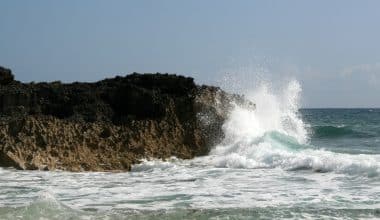 Welle am Surfers Beach Eleuthera, Bahamas