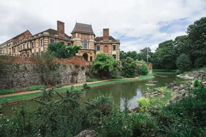 Eltham Palace and Gardens