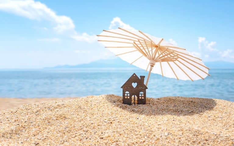 Holiday home insurance: protection and security for your second home