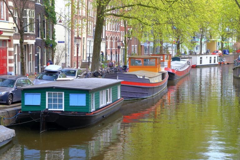 Außergewöhnliche Ferien in Deutschland auf einem Hausboot verbringen