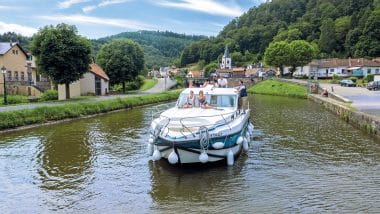 A houseboat offers space for friends and family