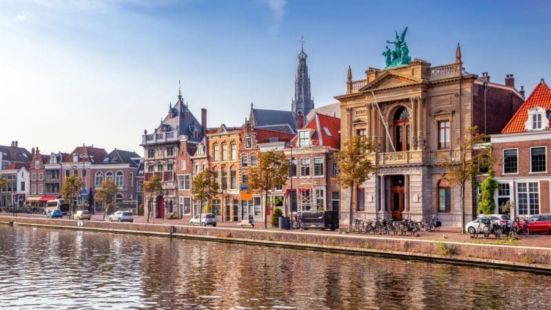 Kanal in Gravestenenbrug / Haarlem