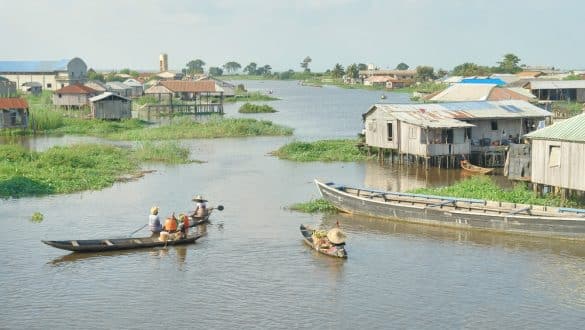 Blick auf das Dorf Ganvie im westafrikanischen Benin