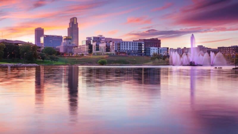 Die Skyline in der Innenstadt von Omaha in Nebraska