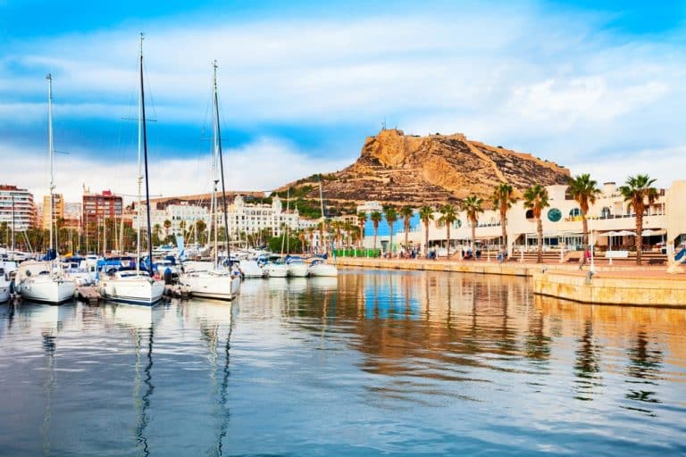 Alicante: Centre of the coastal region of Costa Blanca