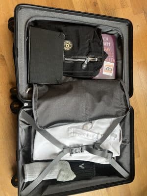 Gepackter Pro Carry-On-Koffer von Level 8