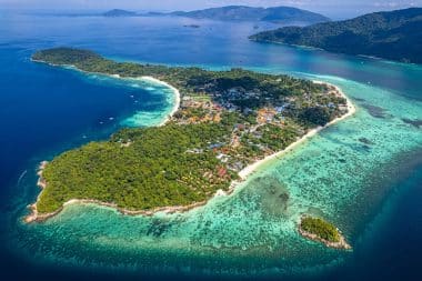 Blick auf die kleine thailändische Insel Koh Lipe