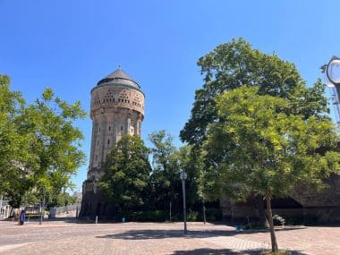 Blick auf den Wasserturm von Metz