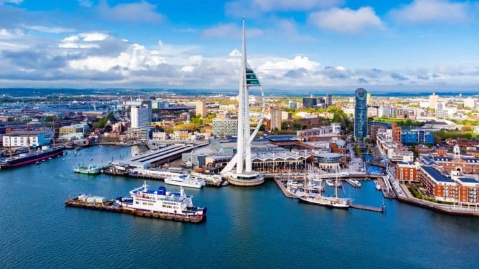 Blick auf den Hafen von Portsmouth