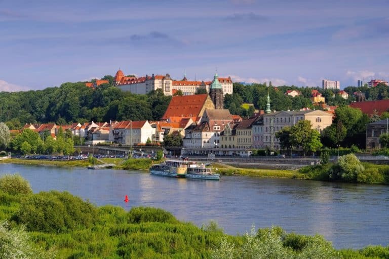 Ausflugsziel Pirna: Wo historische Romantik auf visionäres Design trifft